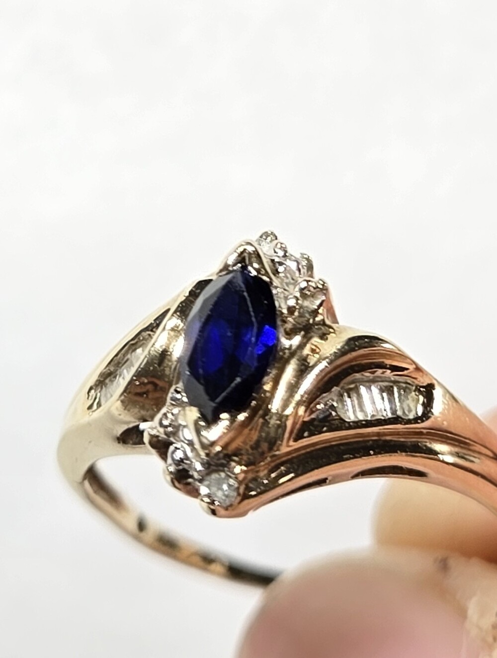 ESTATE 10K YELLOW GOLD Marquis SAPPHIRE & DIAMOND Bypas COCKTAIL RING SZ 8.75